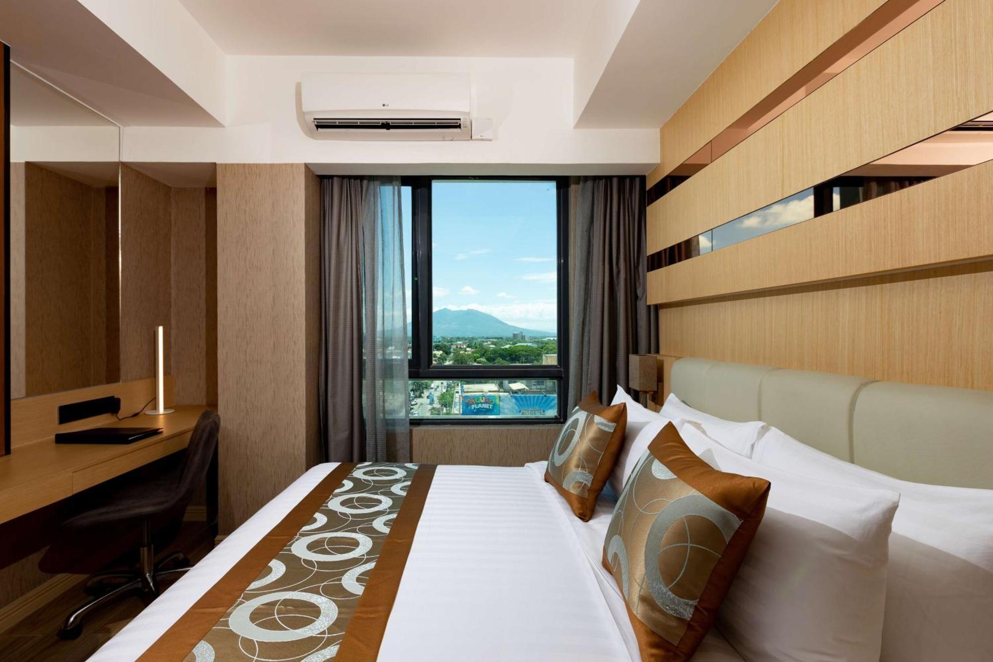 เบสต์ เวสเทิร์น เมโร คล้าร์ก Hotel อังเฮเลส ภายนอก รูปภาพ